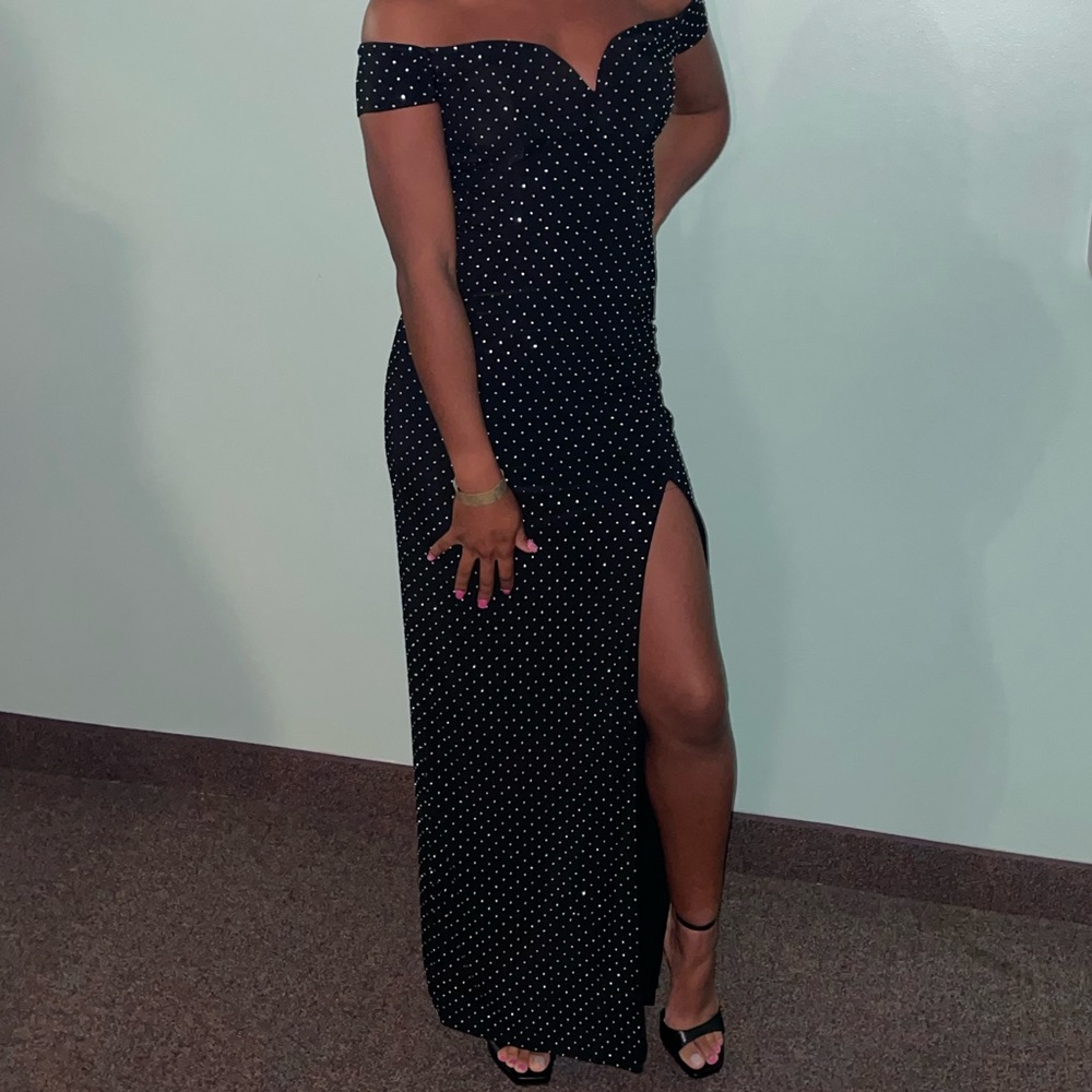 Off The Shoulder Gown W/ Slit - Black